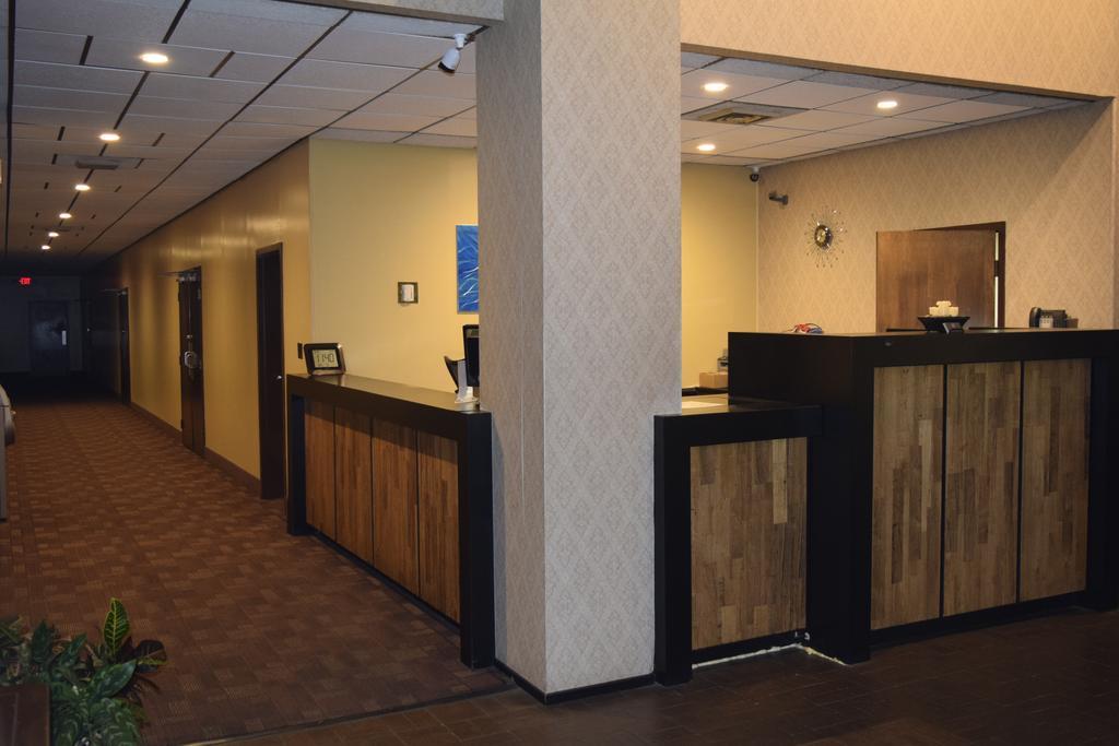 Landmark Inn Hartsville Exterior photo